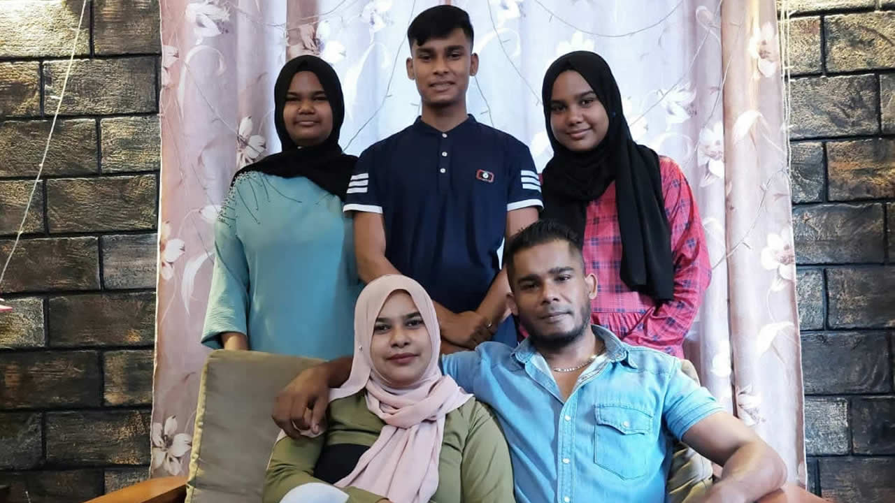 Zarina et Ali Deermohammad ont trois enfants.