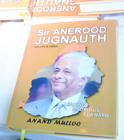 La couverture du livre d’Anand Mulloo.